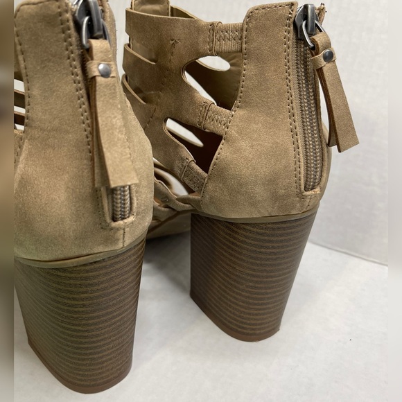 Indigo Rd Perky faux leather Caged Stacked Heel Sandal Sz 10 like new! - Picture 5 of 8